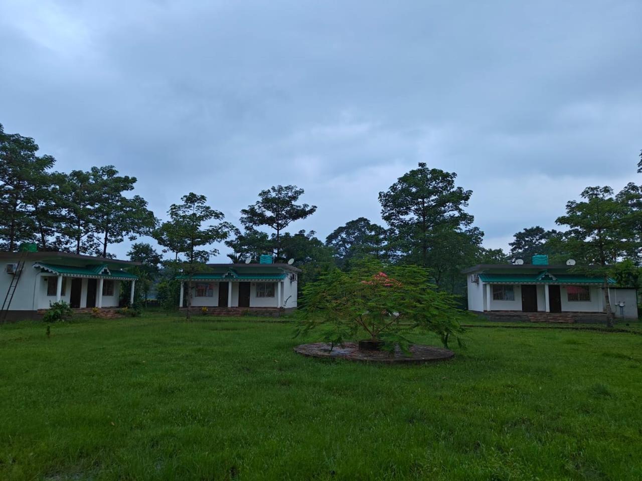 Jaldapara Eco Resorts By Stayapart Madari Hat Luaran gambar